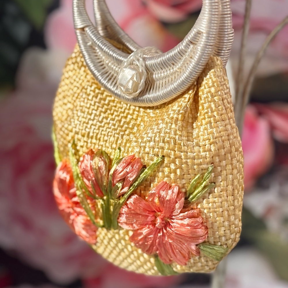 Cutest Vintage Mini Straw Floral bag Handmade in the Philippines - Picture 3 of 6